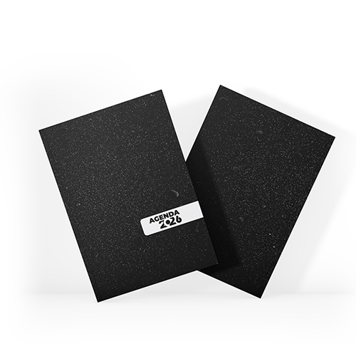 Agenda 2026 tamanho 15x21cm com capa dura em papel empastada com cartão e debrú laminação Prolan, lombada quadrada e miolo pronto